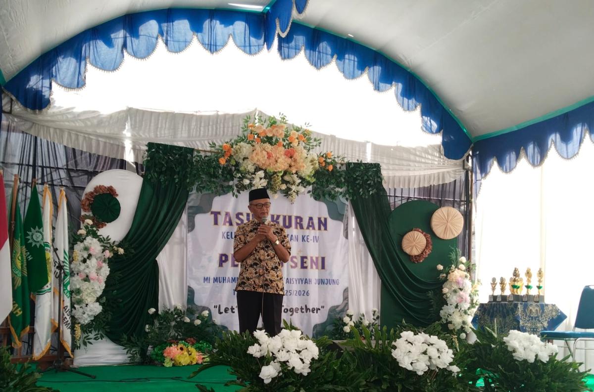 Harapan Penting Ketua PDM Tulungagung kepada Siswa-Siswi Pelepasan MI Muhammadiyah Junjung Tahun Ajaran 2025/2026